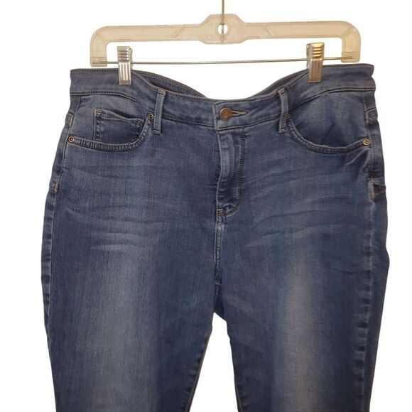 NYDJ Blue Jeans AMI UPLIFT LIFTXTUCK TECHNOLOGY SIZE 12 - Picture 4 of 6